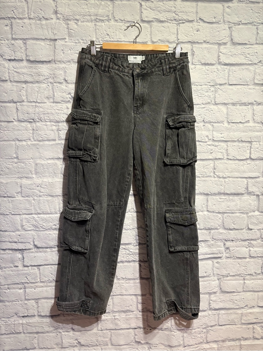 twik Faded Black High-Rise Cargo Jeans Size 28